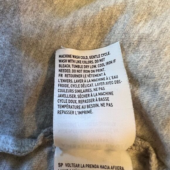 American Eagle‎ Disney Mickey Mouse T-Shirt Embroidered Unisex Size Medium - Picture 9 of 10